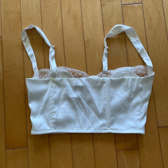 Leonara Lace button up crop top - Picture 5 of 5